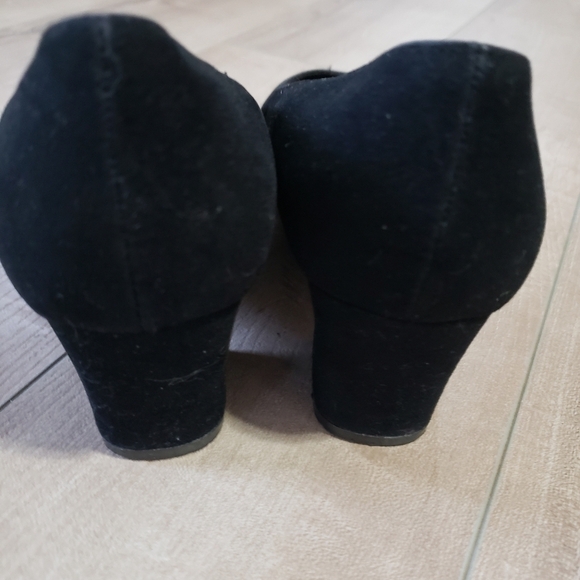 Tender Tootsies swede shoes - Picture 5 of 5